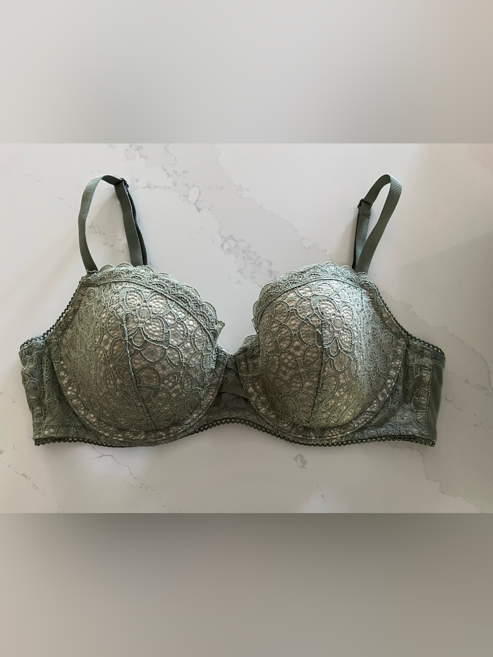 Victoria’s Secret Dream Angels Lined Demi Sage Lace Bra Women’s size 36C